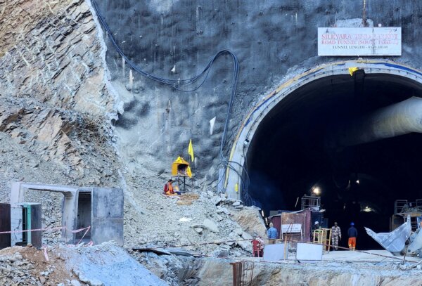 id5533468-india-tunnel.jpg