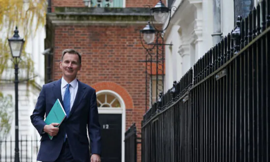 Hunt Slashes National Insurance as Tories Gear up for General Election Campaign