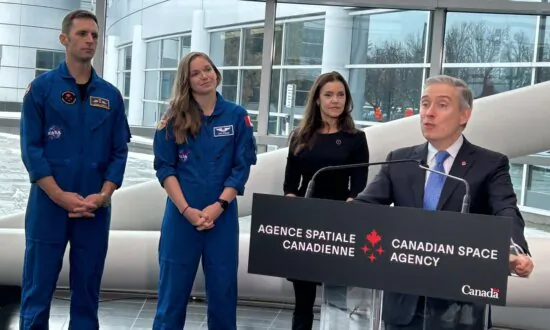 Canadian Astronaut Kutryk Bound for Space Station, Colleague to Back up Moon Flight
