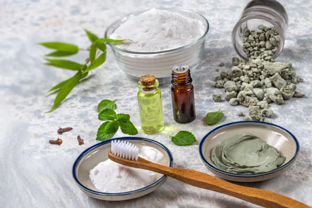 homemade toothpaste, baking soda, green clay, mint essential oil,
