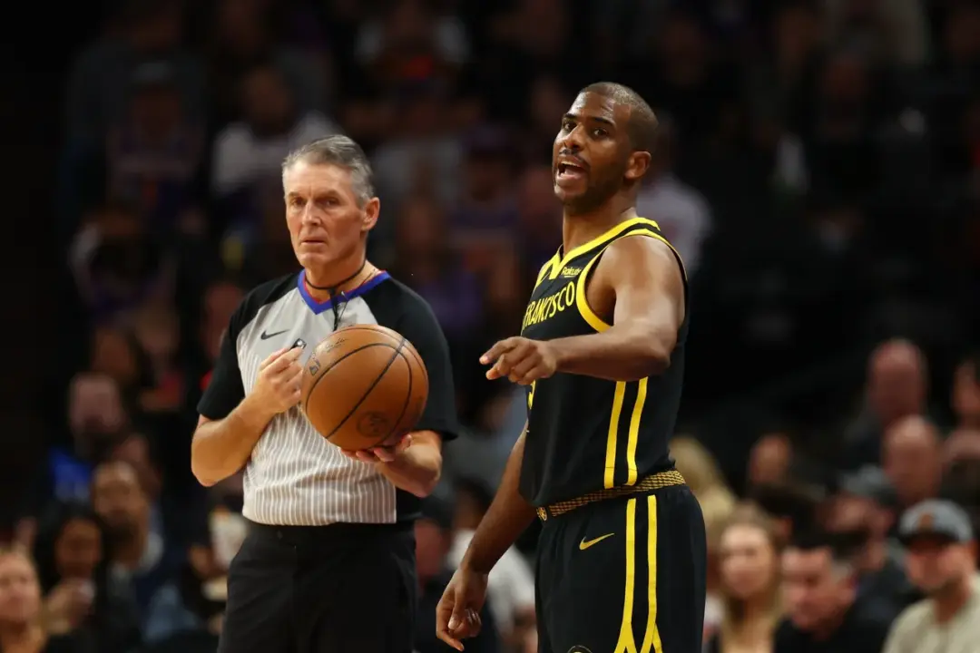 NBA Roundup: Warriors' Chris Paul Ejected in Loss at Phoenix