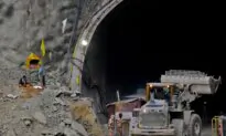 Drilling Snag Delays Rescue of 41 Men in Indian Tunnel