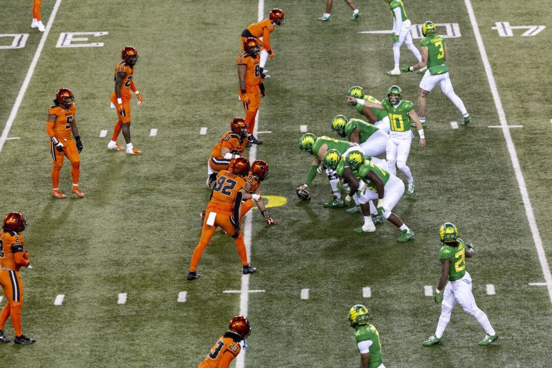 Oregon Defeats Oregon State 31–7 for a Spot in the Pac-12 Title Game as Rivalry Ends for Now