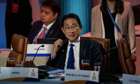 Japan’s Prime Minister Shifts to Assertive Diplomacy Against CCP at APEC Summit