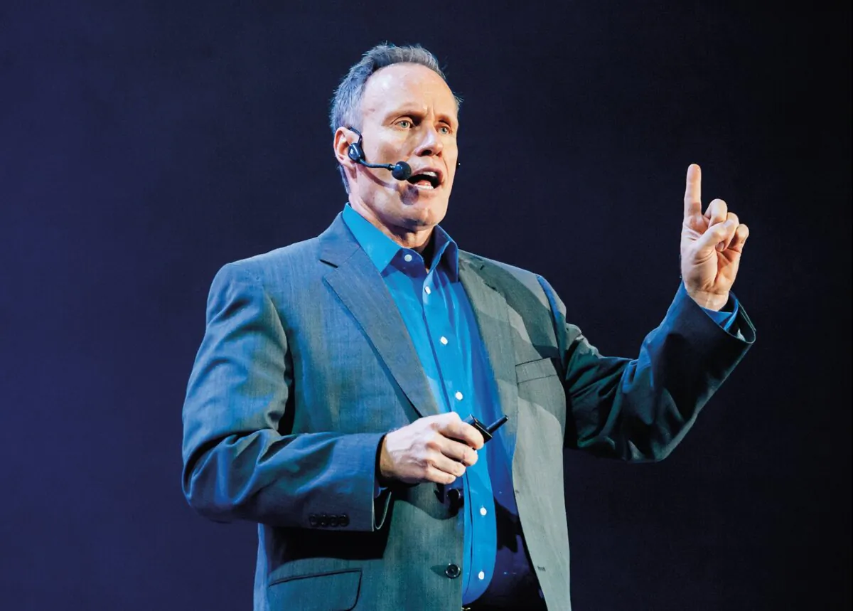 Stephen M.R.
Covey speaks at an
event in Moscow,
November 2017. (Photo_Doc/Shutterstock)