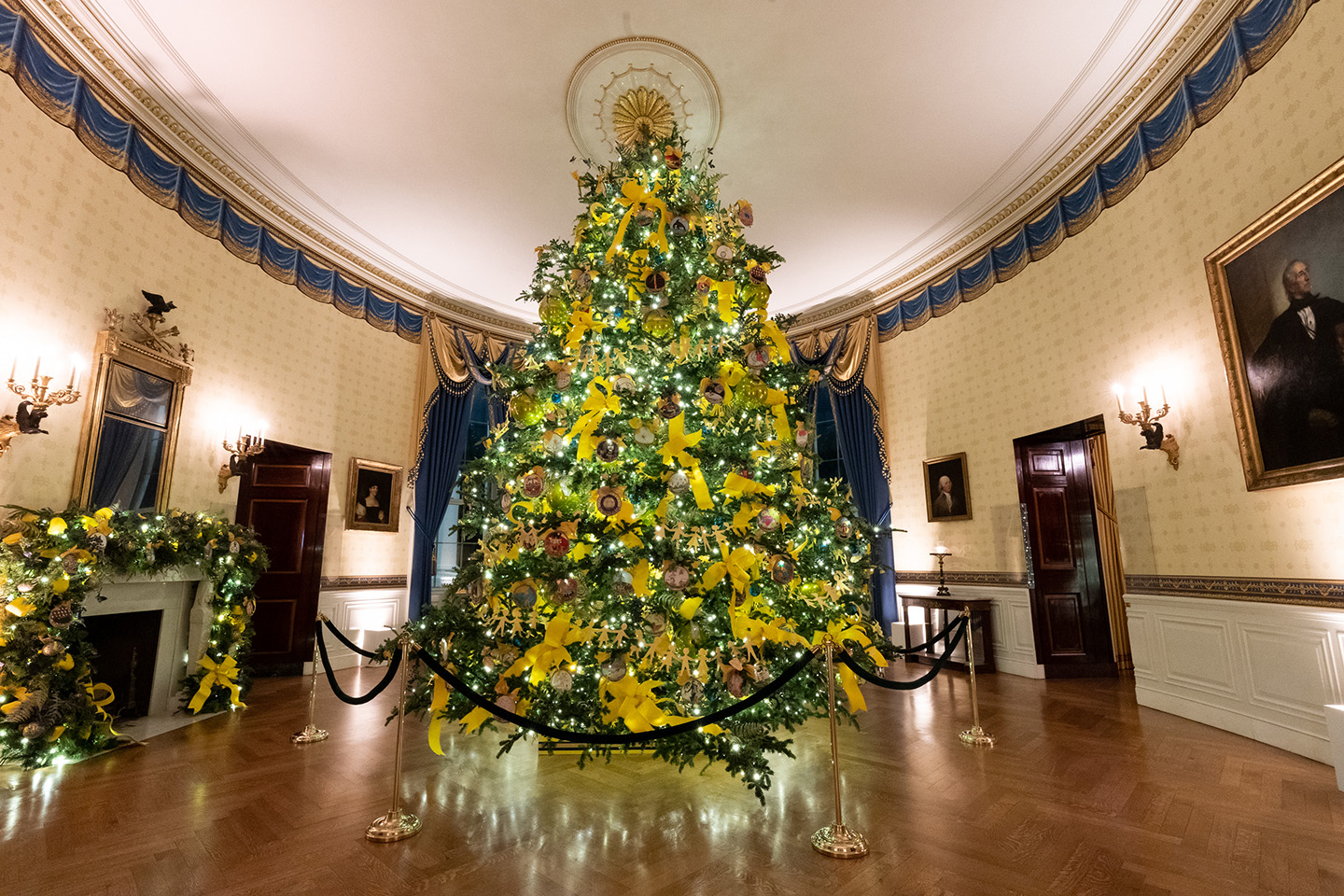 Christmas: A Timeline Of The White House Holiday Decor