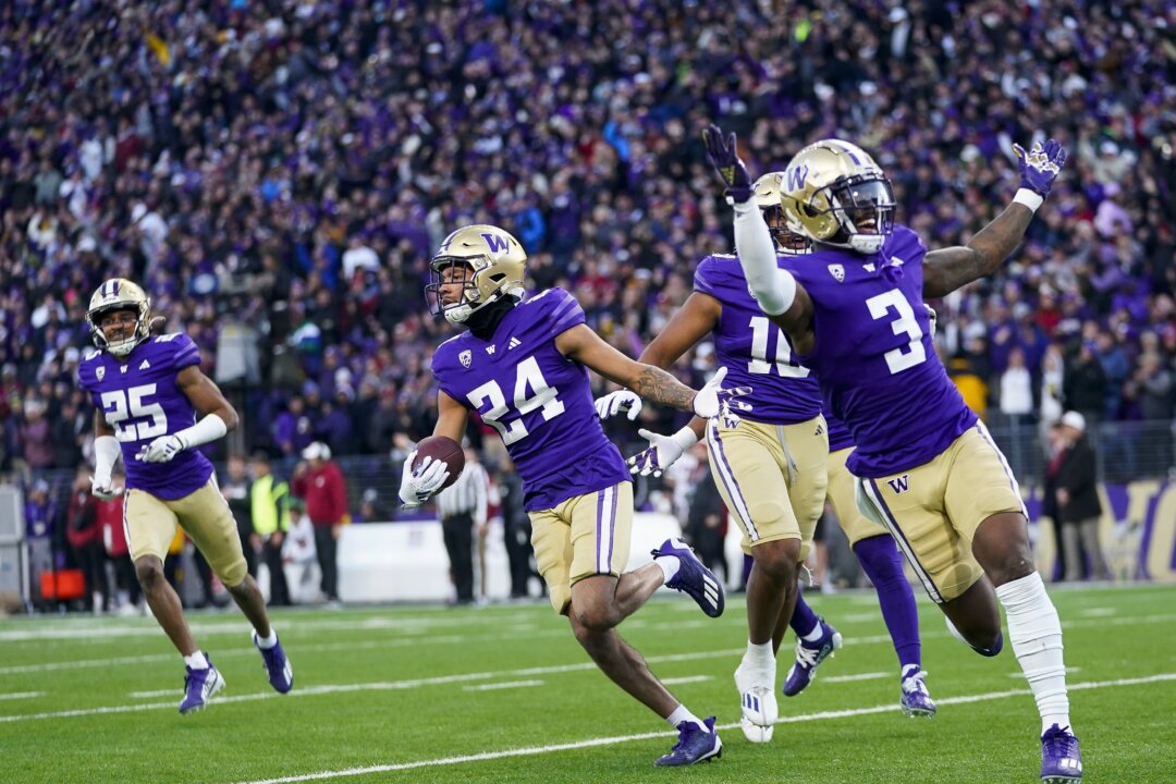 AP Top 25 Takeaways: Back Door to the College Football Playoff Is Likely to Be Blocked This Season