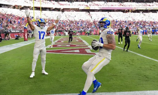 Stafford Throws 4 TDs as Rams Thump Cardinals 37–14