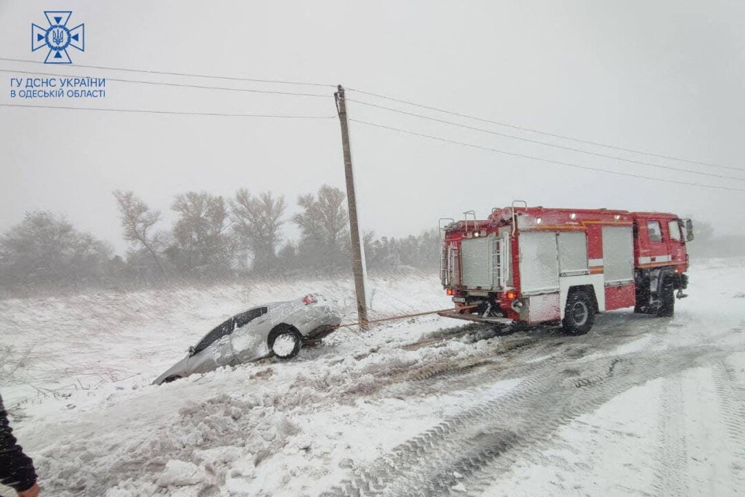 13 People Injured as Snowstorm Causes Havoc in Ukraine