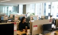 1 in 4 Midcareer White-Collar Workers See Stalled Professional Growth, Study Finds