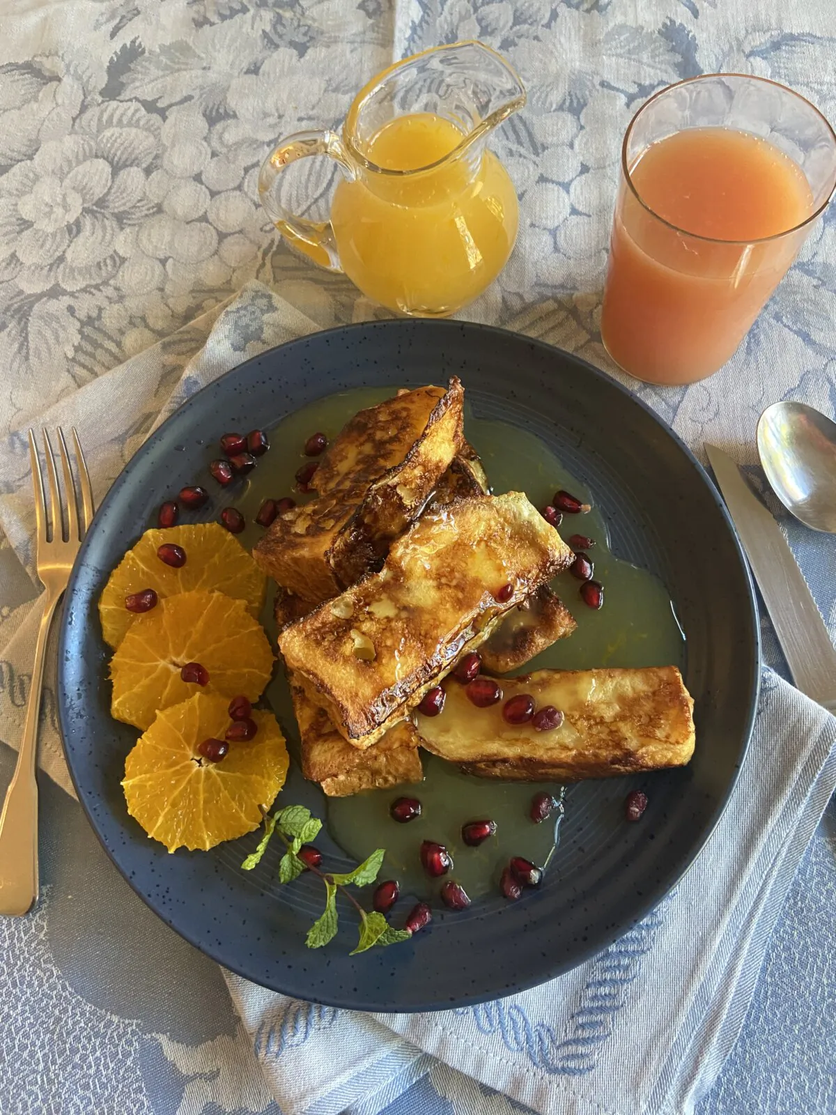 Your guests will be glad they’re present for this breakfast feast. (JeanMarie Brownson/TNS)