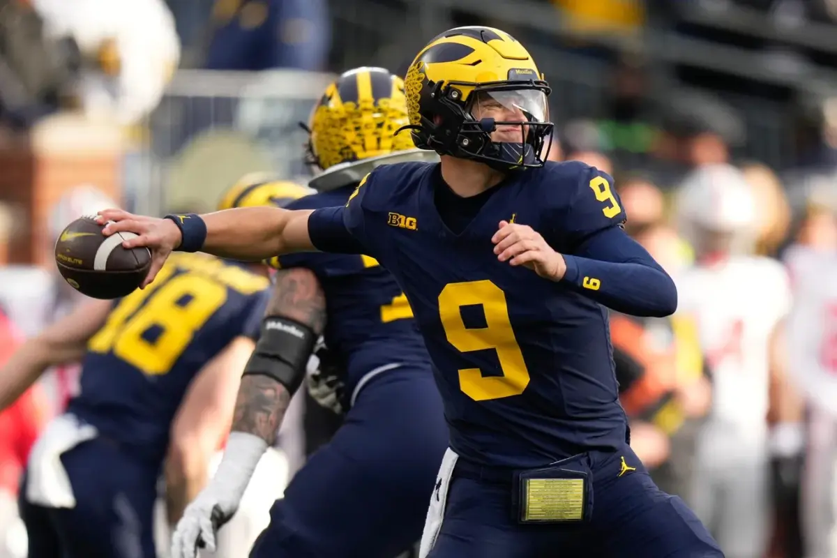 Michigan Wolverines quarterback J.J. McCarthy (9) throws during the second half of the NCAA football game against the Ohio State Buckeyes at Michigan Stadium on Nov. 25, 2023. (Adam Cairns/Columbus Dispatch/USA TODAY NETWORK via Field Level Media)