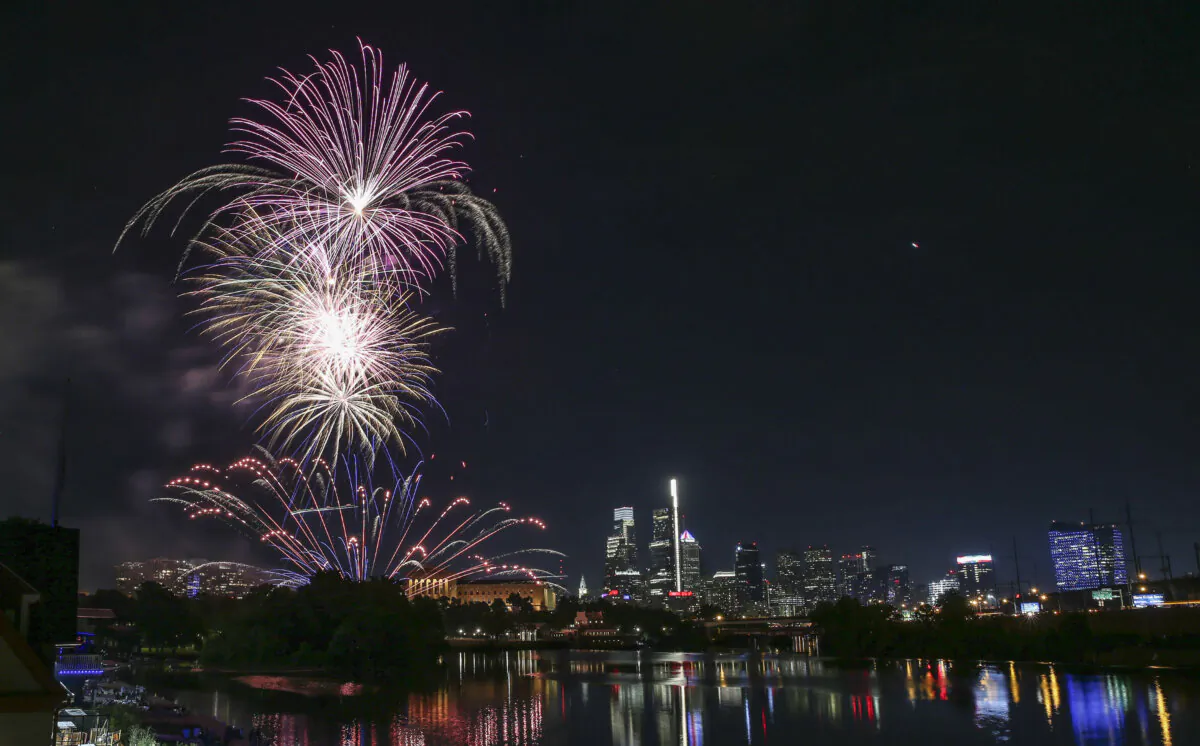 Wawa Welcome America Fireworks Spectacular over the Art Museum and the Philadelphia skyline on July 4, 2022. (Steven M. Falk/The Philadelphia Inquirer/TNS)