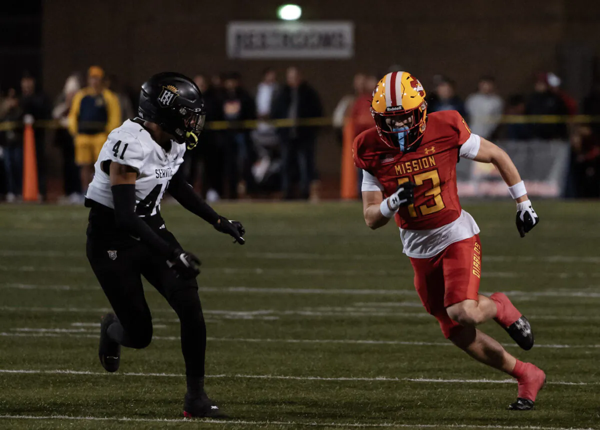 Sophomore wide receiver Vance Spafford (13) plays for Mission Viejo High School's football team. (Courtesy of Anthony Miller)