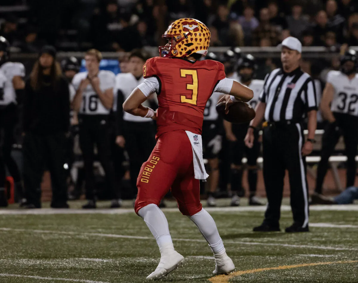 Sophomore quarterback Luke Fahey (3) plays for Mission Viejo High School's football team. (Courtesy of Anthony Miller)