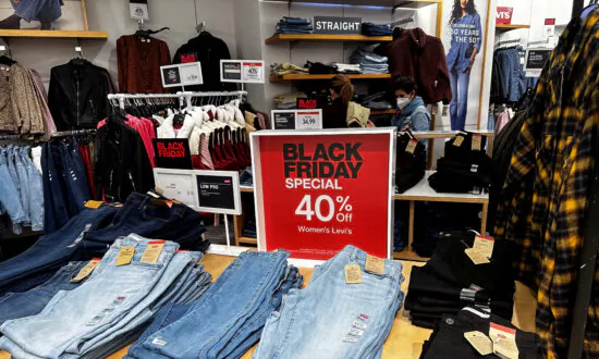 More US Retailers Adopt ‘Keep It’ Returns Policies to Shelter Profits in Holiday Surge
