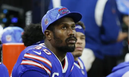 Bills Linebacker von Miller Turns Himself in on Felony Domestic Violence Charge