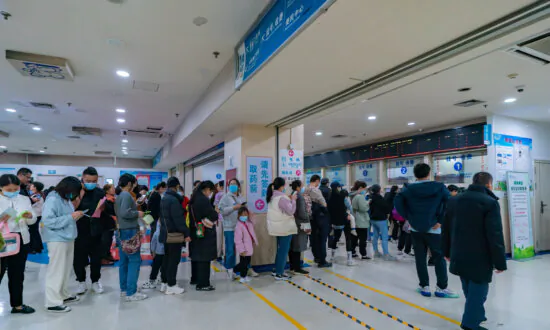 CCP Orders Expanding Hospital Capacity ‘At All Levels Using All Means Possible’ to Deal With Fast-Worsening Pneumonia Outbreak
