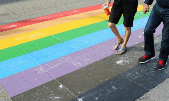 Group Behind Alberta Town Plebiscite Over Crosswalk, Flagpole Bylaw Seeking 'Equality'