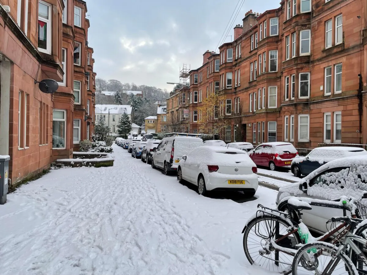Snow in Glasgow as scattered weather warnings for snow and ice are in place across the UK on Dec. 2, 2023. (Lucinda Cameron/PA)
