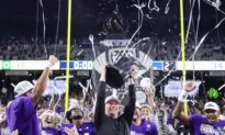 No. 3 Washington Rallies to Beat No. 5 Oregon 34–31 and Secure Playoff Spot