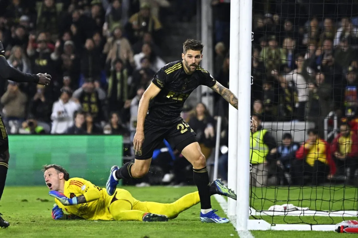 Los Angeles FC midfielder Ryan Hollingshead (24) reacts after scoring a goal against the Houston Dynamo in the first half for the MLS Cup Western Conference Final in Los Angeles on Dec. 2, 2023. (Kelvin Kuo/USA TODAY Sports via Field Level Media)