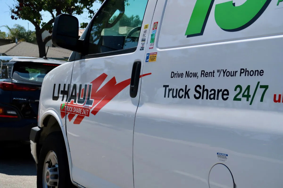 A U-Haul van parks in a neighborhood in Seal Beach, Calif., on Sept. 9, 2023. (Sophie Li/The Epoch Times)