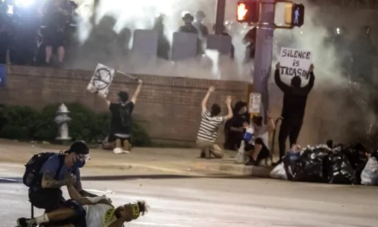 Prosecutor Drops Charges Against 17 Texas Police Officers Over Tactics Used in 2020 Protests