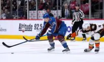 Avalanche Hold Off Ducks 3–2 With MacKinnon’s Goal and 2 Assists