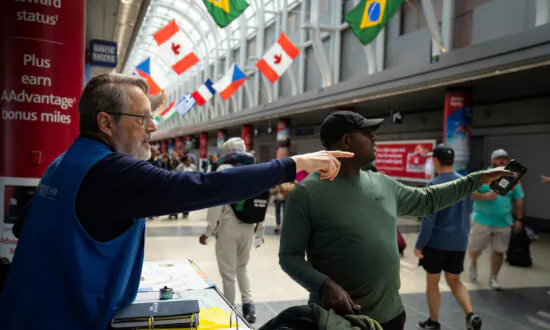 O’Hare Airport’s Information Desks Are Staffed by Volunteers—and They’ve Seen It All