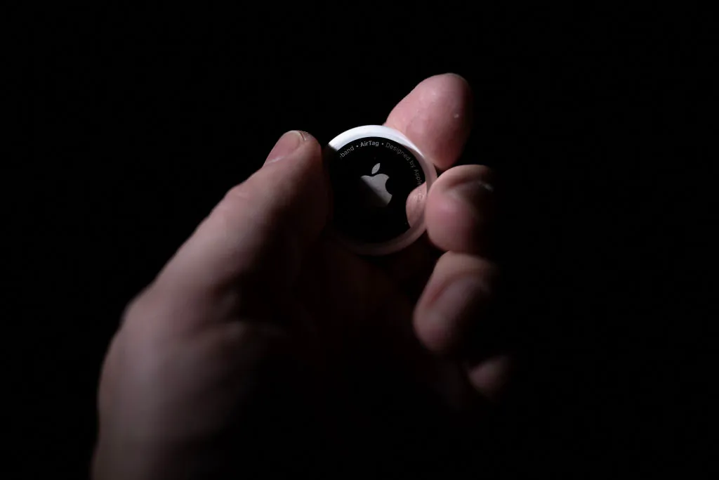 California Business Owner Tracks, Catches Thief With Apple AirTags in Stolen Merchandise