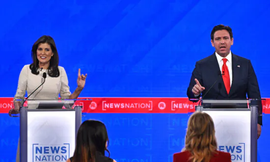 DeSantis, Haley Appear in Dueling Town Halls in Iowa