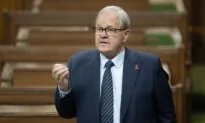 Federal, Quebec Ministers Say Major Grocers Need to Sign Code of Conduct