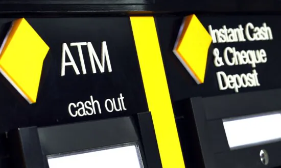 ‘Worst Christmas Present’: Commonwealth Bank Criticised for Charging for Cash Withdrawals