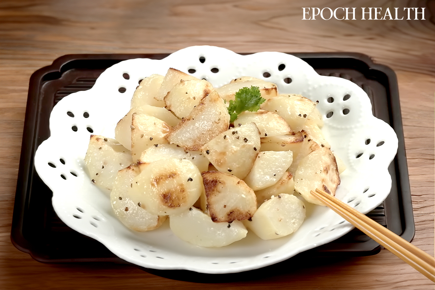 A classic and appetizing snack: Spicy potato wedges. (The Epoch Times)