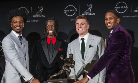 LSU QB Jayden Daniels Overcomes Being Outside CFP Race to Win Heisman Trophy With Prolific Season