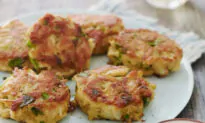 Maryland Crab Cakes With Quick Tartar Sauce