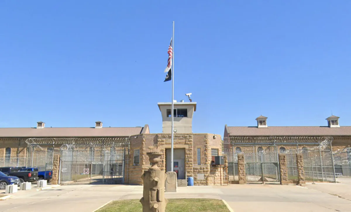 Menard Correctional Center in Chester, Ill., in October 2022. (Google Maps/Screenshot via The Epoch Times)