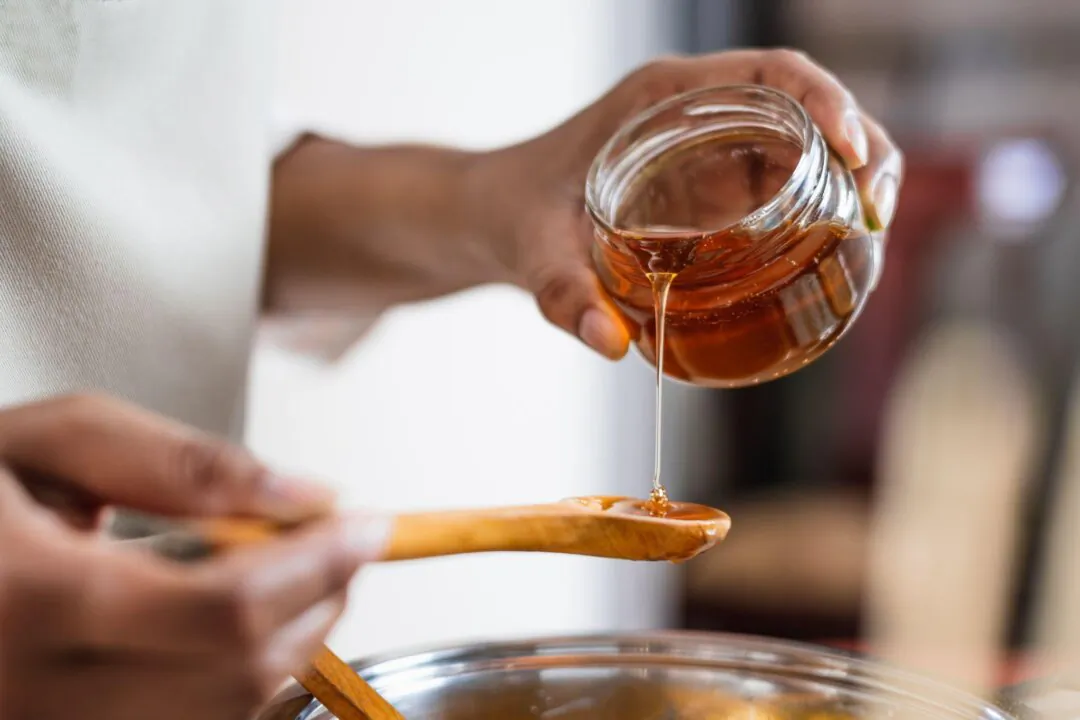 Research confirms honey can help improve upper respiratory tract infections and cough. (BlkG/Shutterstock)