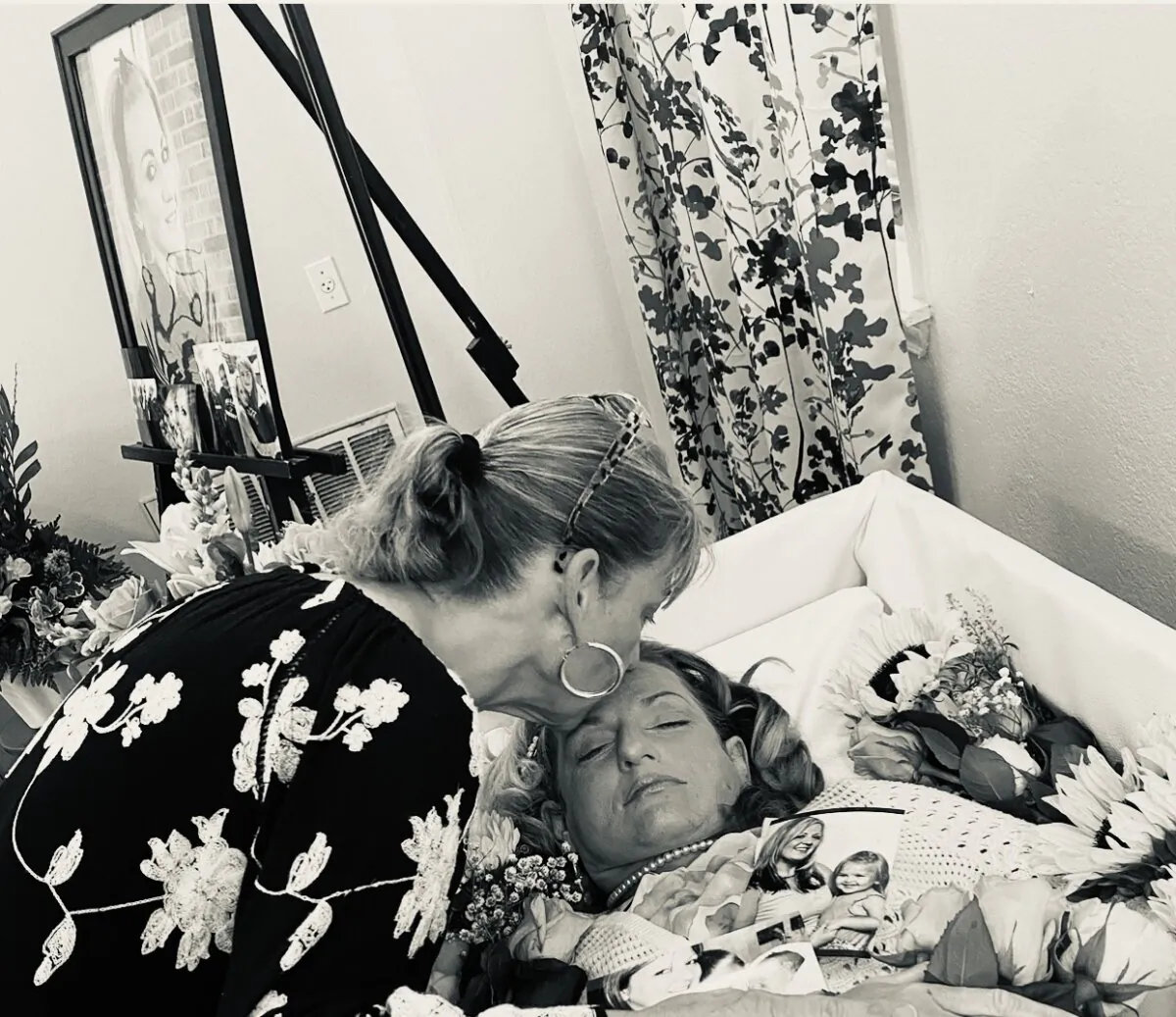 Lisa Almond kisses her daughter Lauren Almond, 40, who died of a fentanyl overdose on Aug. 9, 2023. (Courtesy Lisa Almond)