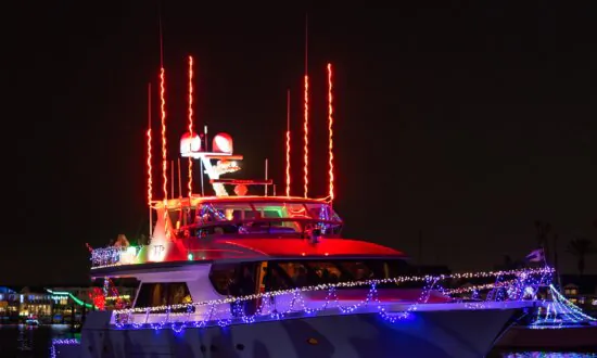 Annual Newport Beach Christmas Boat Parade a Hallmark of the Holidays
