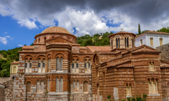 Middle Byzantine Splendor in Greece: The Hosios Loukas Monastery