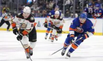 Holmstrom’s Late Short-Handed Goal Lifts Islanders to 4–3 Win Over Ducks