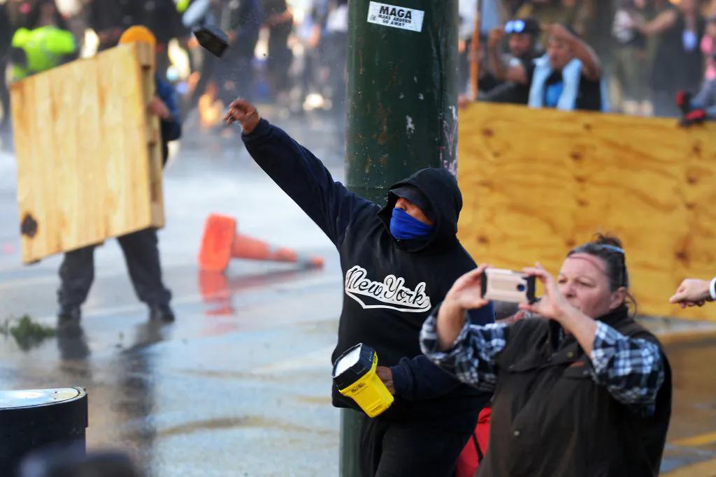 Authority Upholds 6 Cases of Excessive Force by NZ Police During COVID ‘Convoy’ Protest