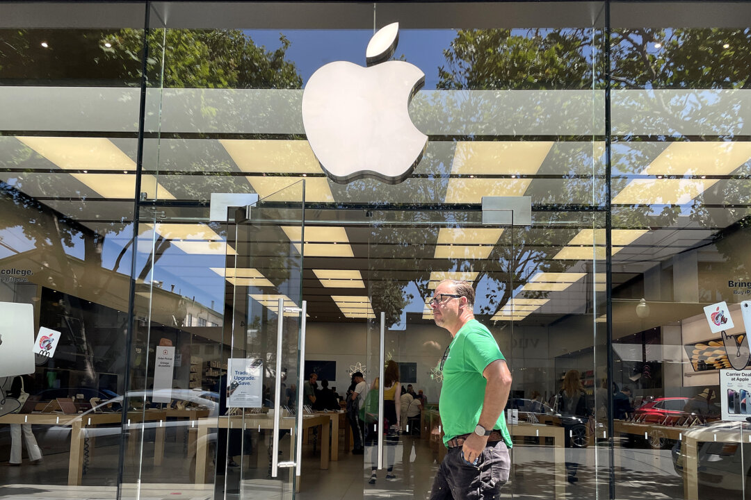NextImg:Apple Quietly Changes Policy, Search Warrant Now Required to Send Certain Customer Data to Law Enforcement