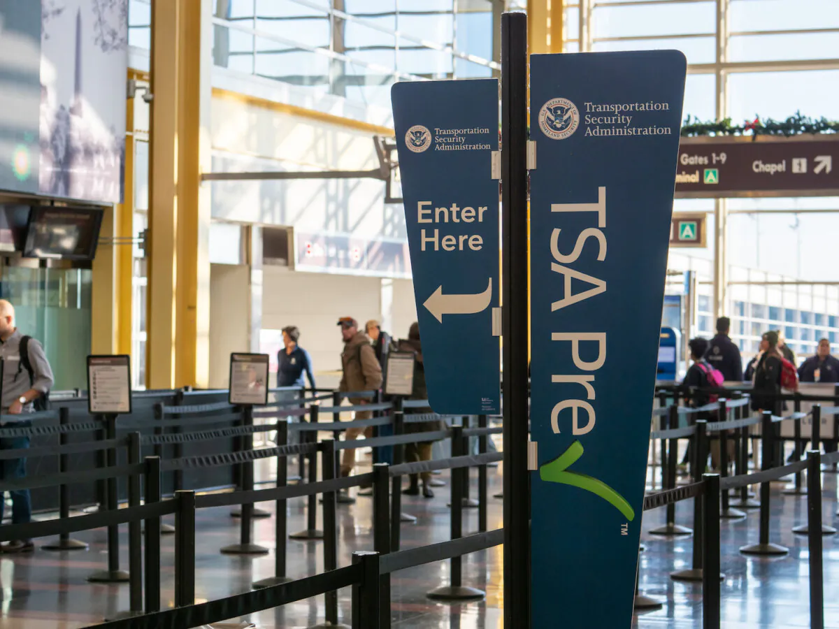 TSA precheck fast lane line before security at Reagan National Airport. (Dreamstime/TNS)
