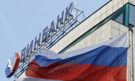 Unfreeze Russia’s $300 Billion and Give It to Ukraine