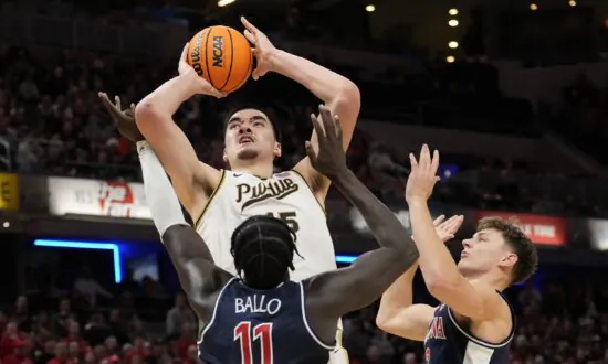 Loyer, Smith Lead No. 3 Purdue Past No. 1 Arizona 92–84 in NCAA Showdown