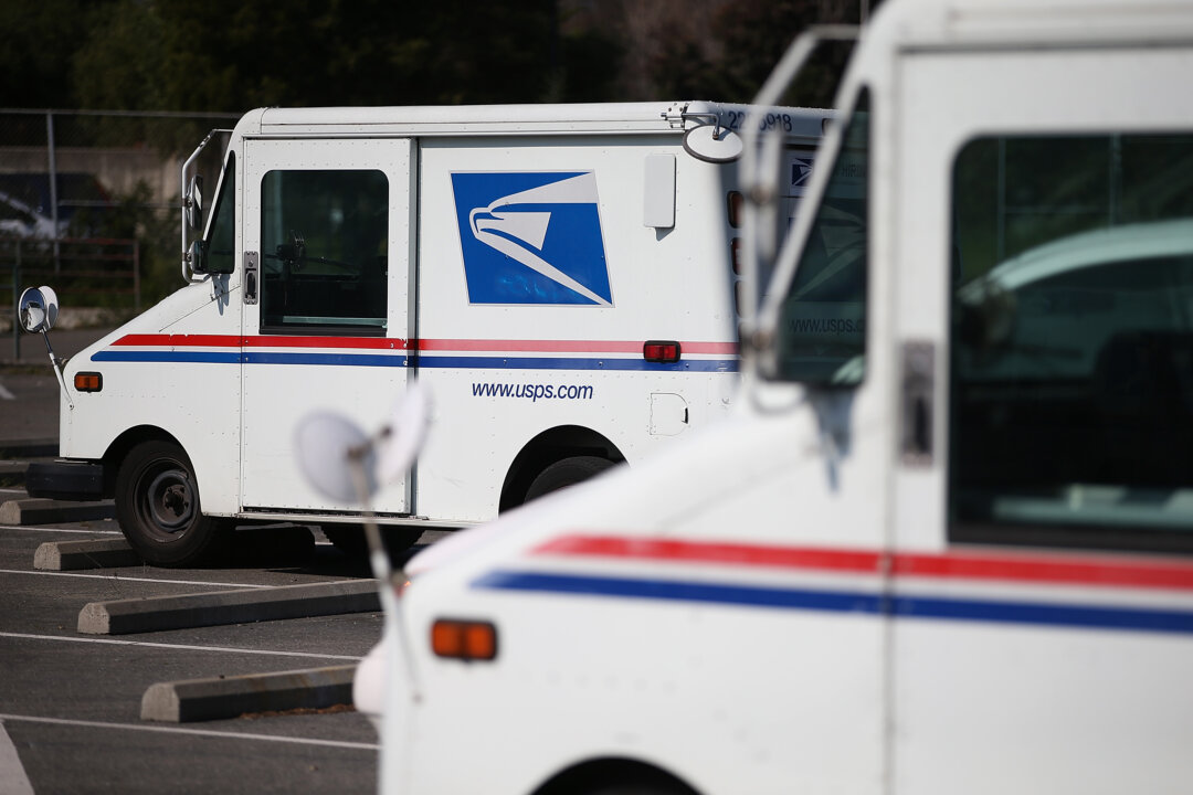 Postal Worker Fatally Stabbed on the Job in New York Deli