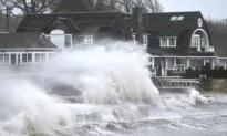Storm Batters Northeastern US, Knocking Out Power, Grounding Flights, and Flooding Roads